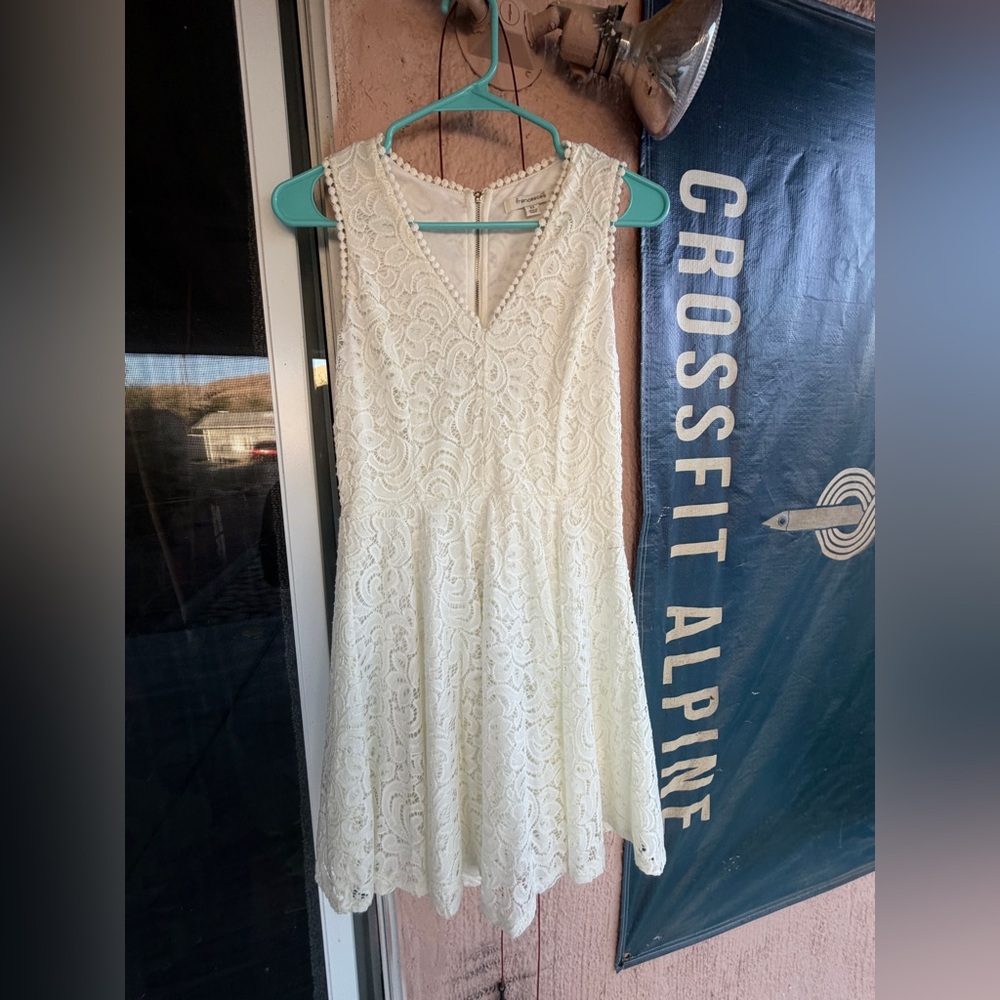 Women’s white lace dress Francesca’s